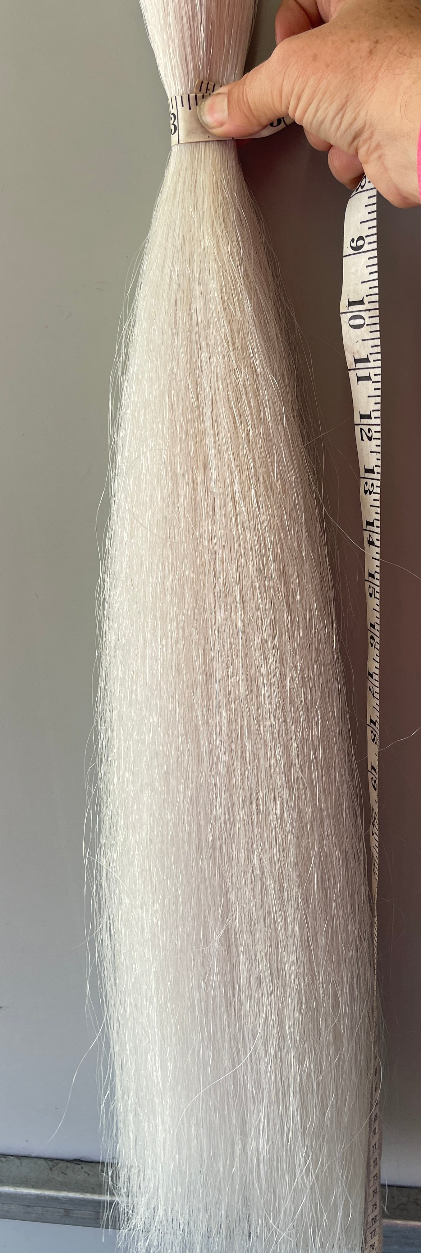 Silver white Full thickness 82 cm cut end