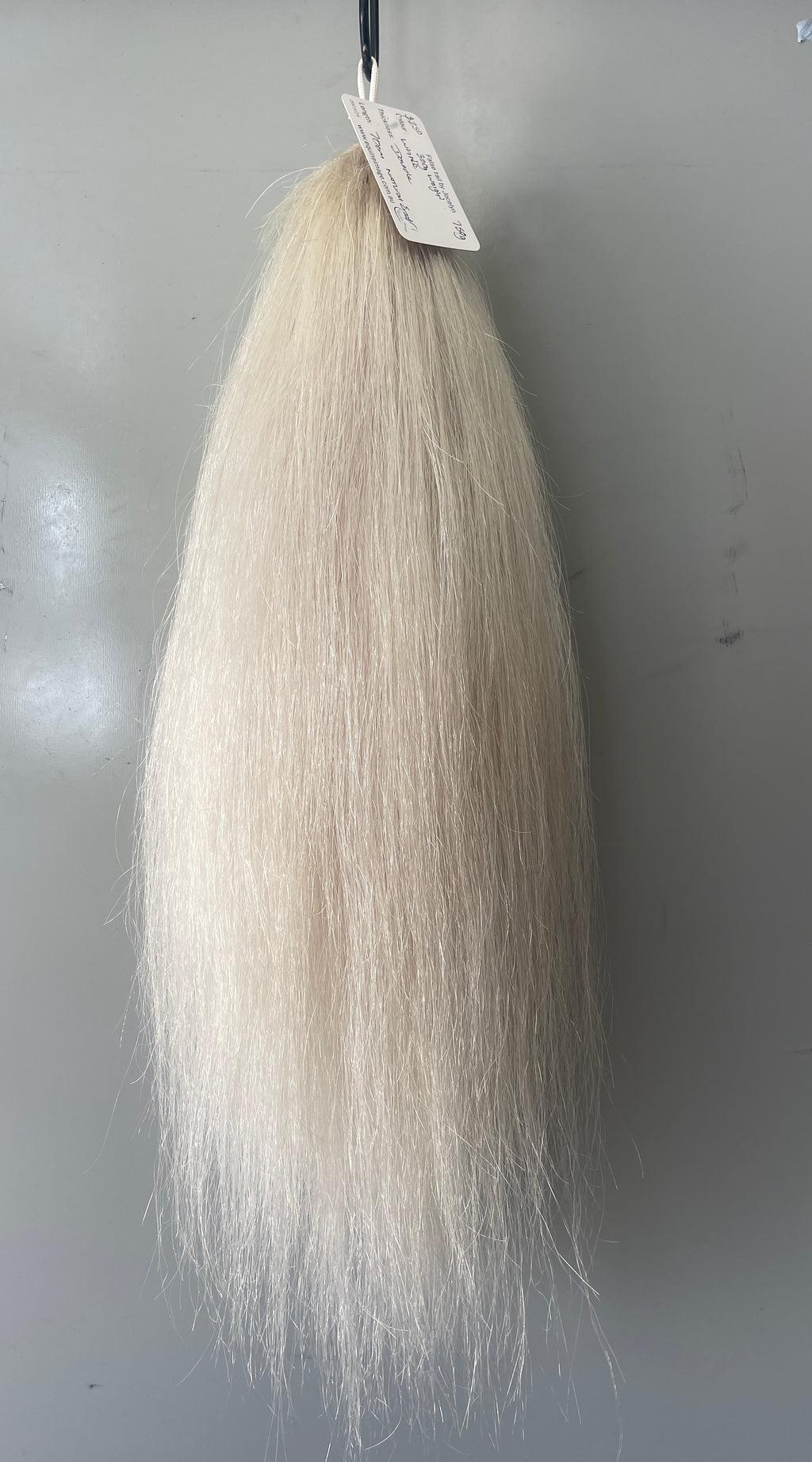 Weighted white False Tail 70 cm natural end Double thickness Final weight 750g