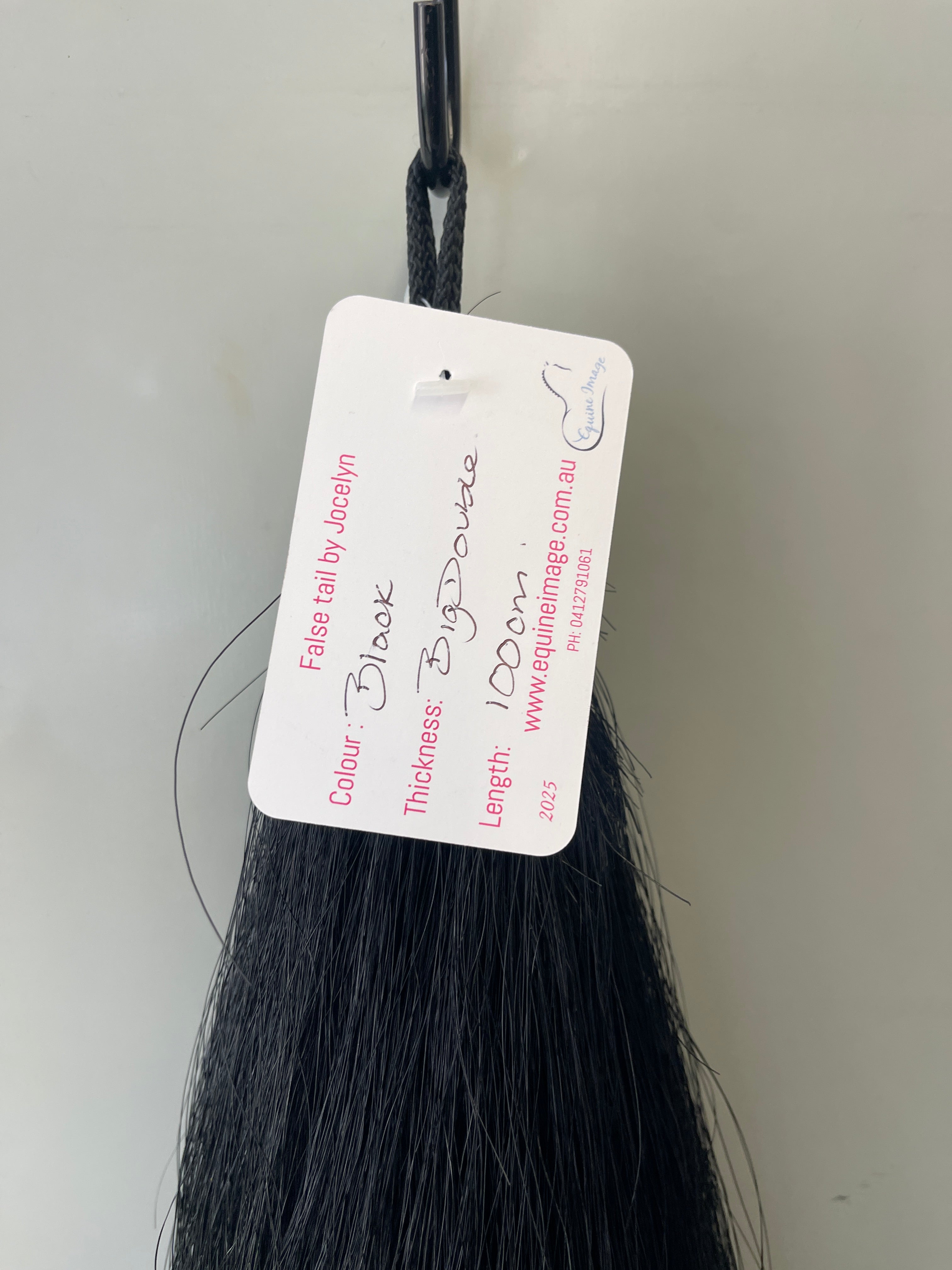 Qhorse Dyed Black 100 cm cut end Double thickness