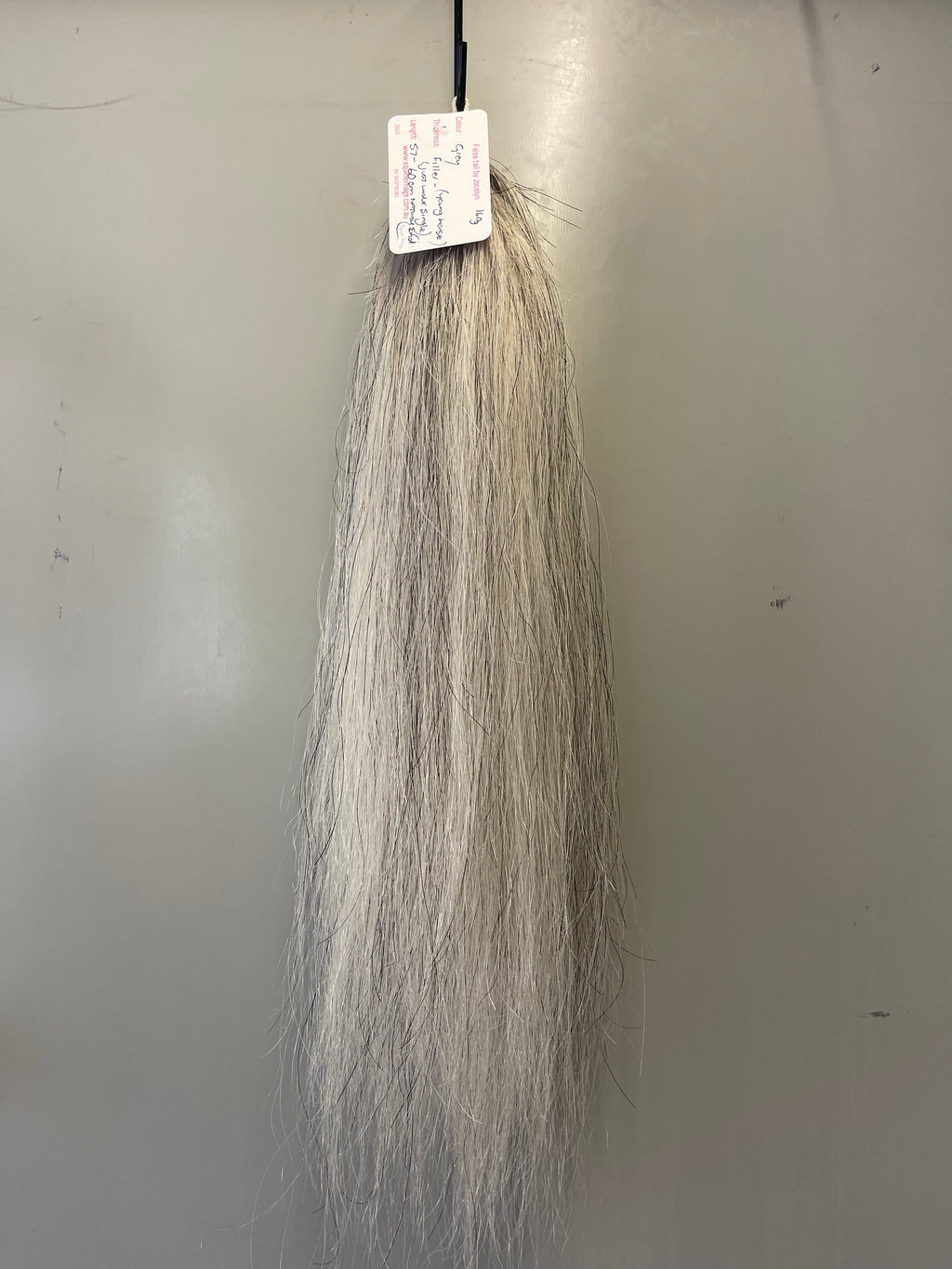 Lighter grey blend Filler very small single thickness 57 cm - 60 cm small loop suit young stock 160g of hair