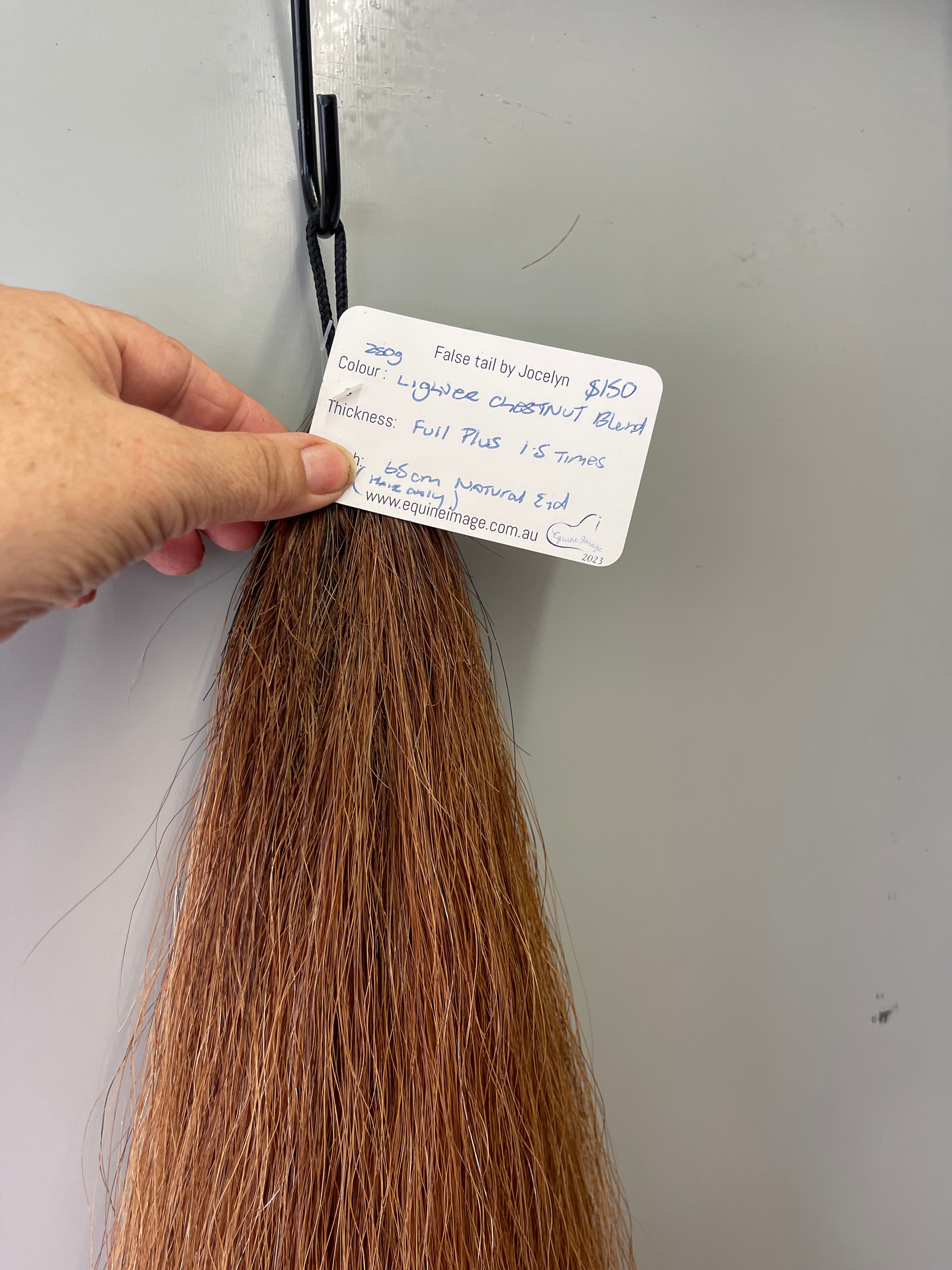 Lighter chestnut blend 65 cm natural end Full plus (1.5 times )