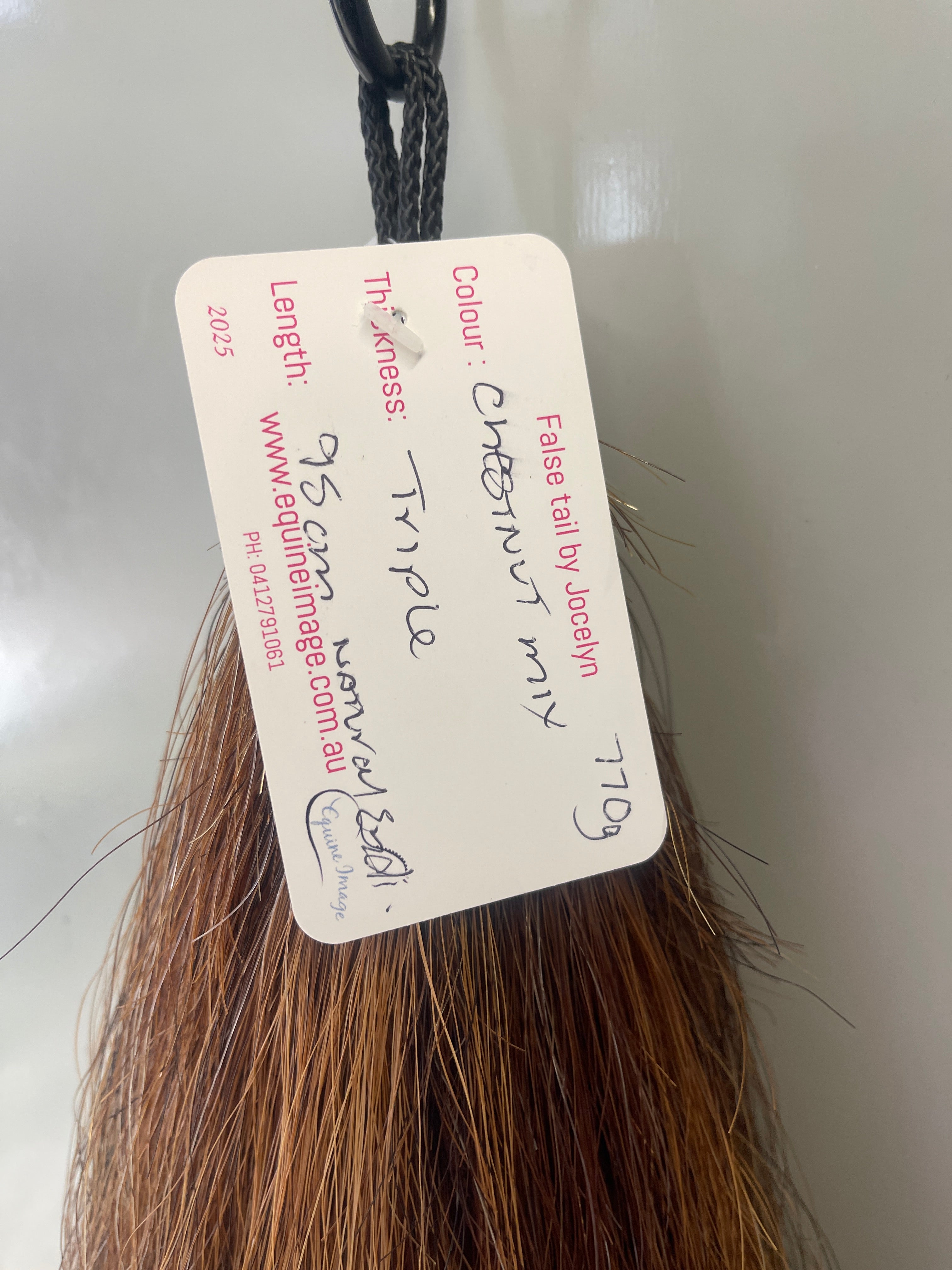 Qhorse Chestnut mix blend Triple 770g 95 cm long natural end Double loop Top