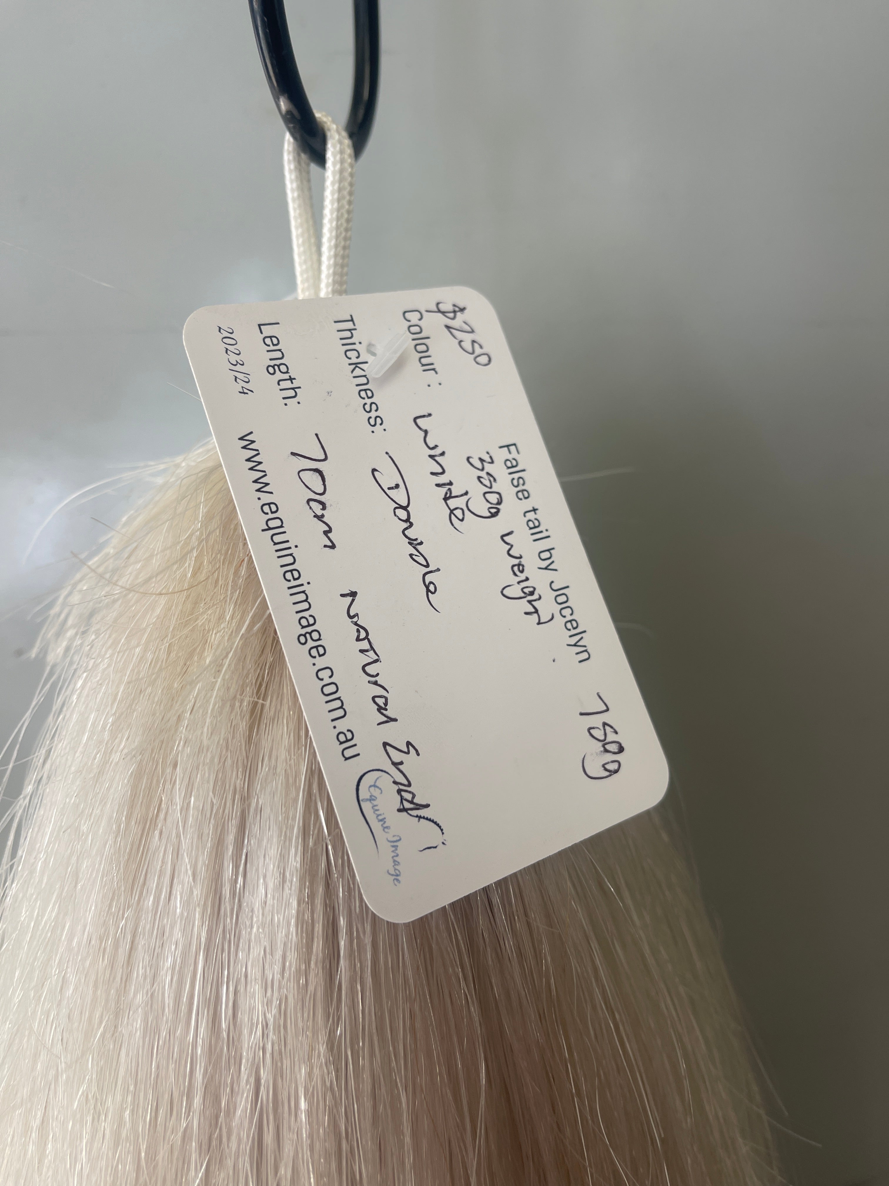 Weighted white False Tail 70 cm natural end Double thickness Final weight 750g