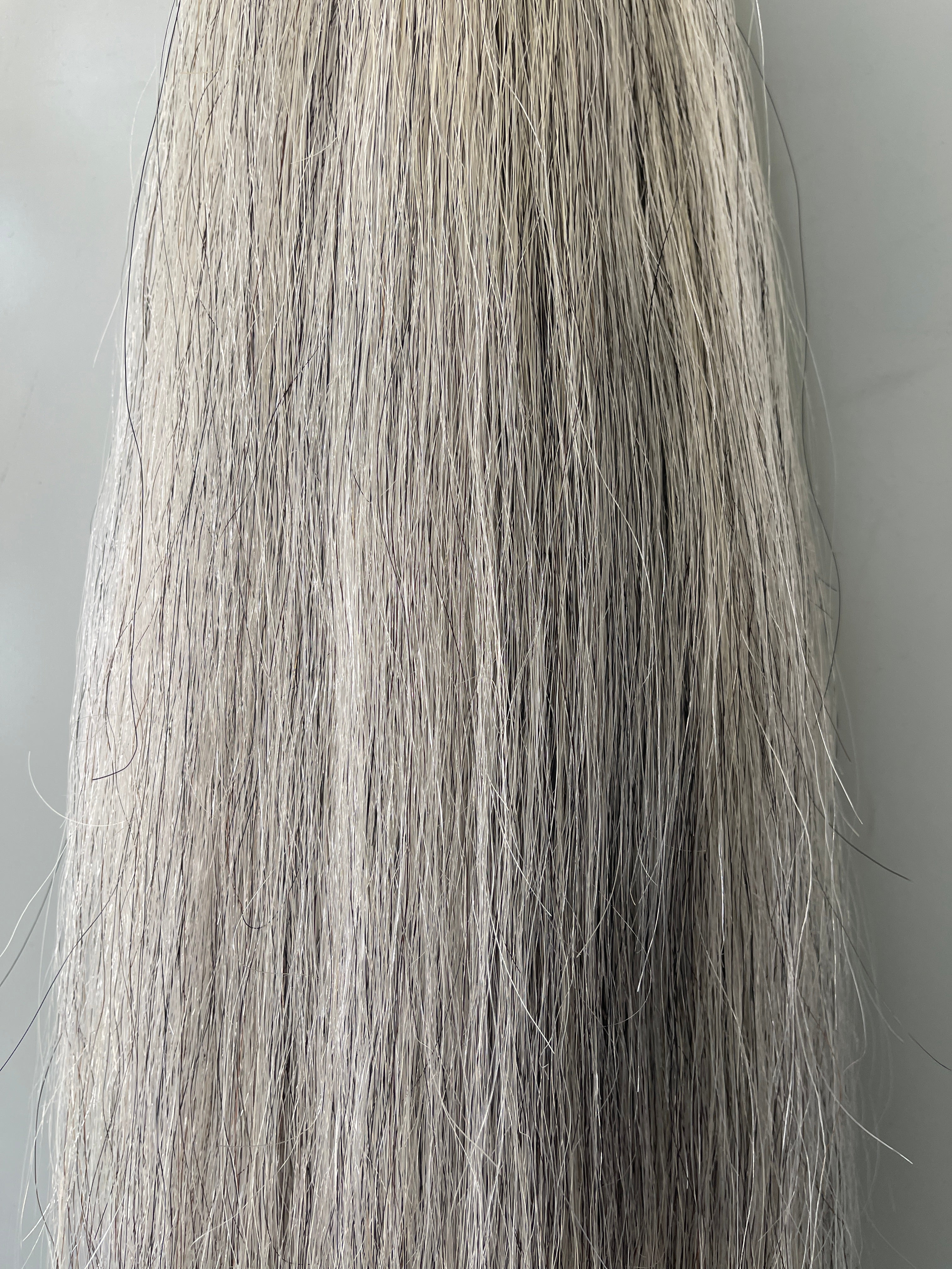 Medium to light grey blend Full plus plus 76 cm natural end