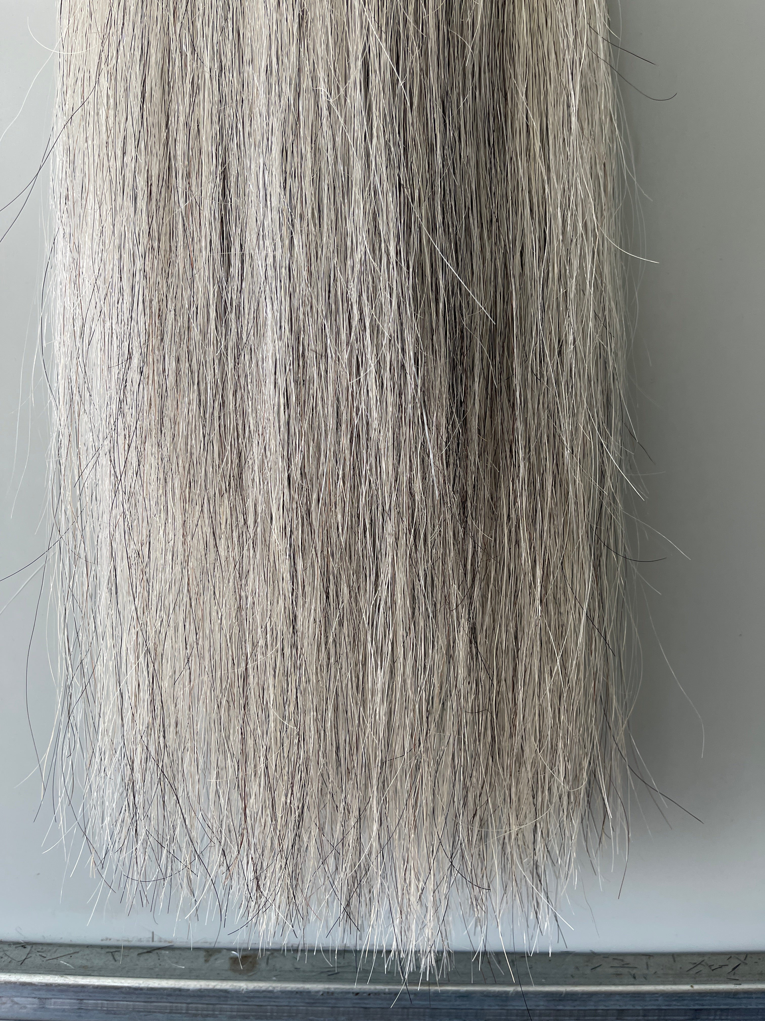 Medium to light grey blend Full plus plus 76 cm natural end
